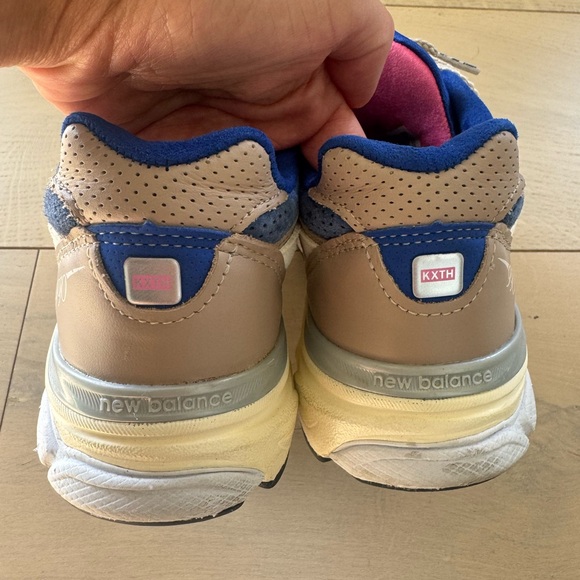 Kith New Balance 990 v3 size 5 - Picture 8 of 11